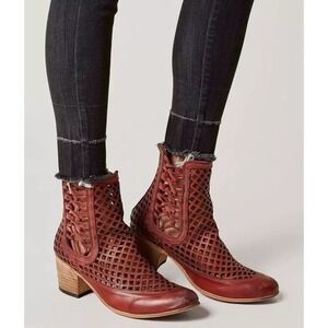 Freebird by Steven Lazor Distressed Leather Ankle Boot Brown Size 6 NWOB